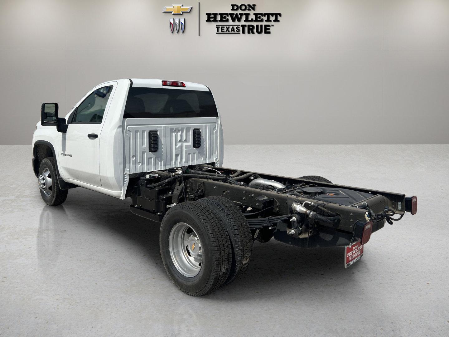 2025 Chevrolet Silverado 3500 HD Chassis Cab Vehicle Photo in GEORGETOWN, TX 78626-7508