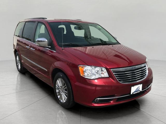 2015 Chrysler Town & Country Vehicle Photo in GREEN BAY, WI 54303-3330