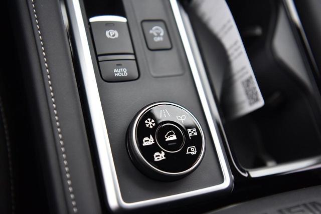 2025 Nissan Pathfinder Vehicle Photo in Ballwin, MO 63011