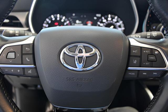 2021 Toyota Highlander Vehicle Photo in Green Bay, WI 54304