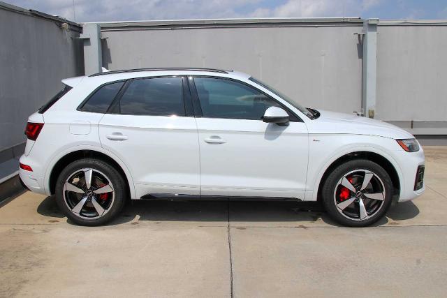 2024 Audi Q5 Vehicle Photo in SUGAR LAND, TX 77478