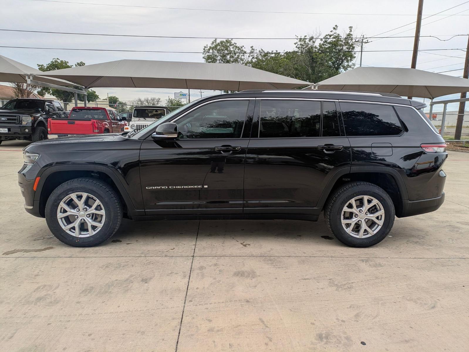 2021 Jeep Grand Cherokee L Vehicle Photo in SELMA, TX 78154-1460