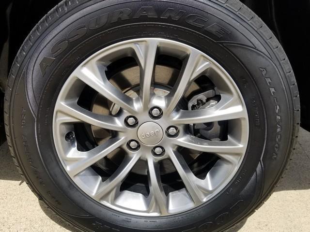 2021 Jeep Cherokee Vehicle Photo in ELYRIA, OH 44035-6349