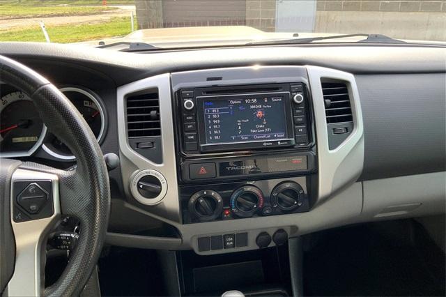 2015 Toyota TACOMA Vehicle Photo in KANSAS CITY, MO 64114-4545