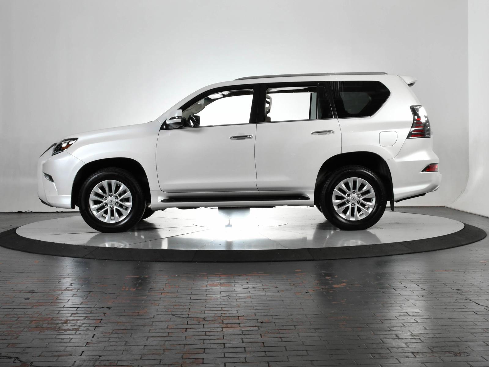 2023 Lexus GX 460 Vehicle Photo in DALLAS, TX 75235