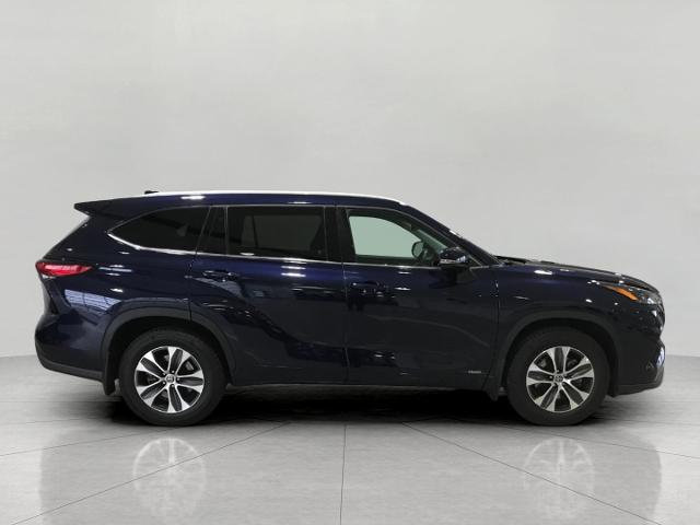 2022 Toyota Highlander Vehicle Photo in GREEN BAY, WI 54303-3330