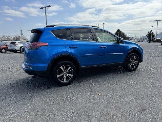 2018 Toyota RAV4 Vehicle Photo in Mechanicsburg, PA 17050-1707
