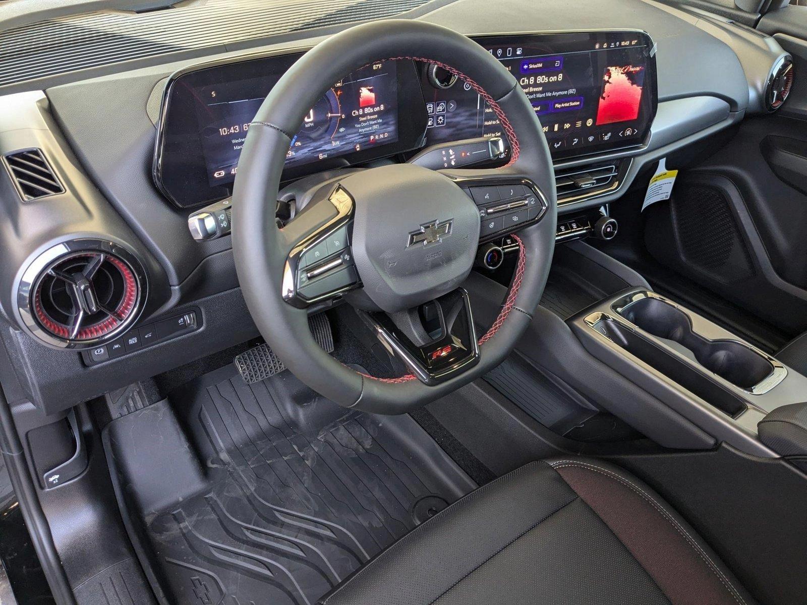 2025 Chevrolet Equinox EV Vehicle Photo in VALENCIA, CA 91355-1705
