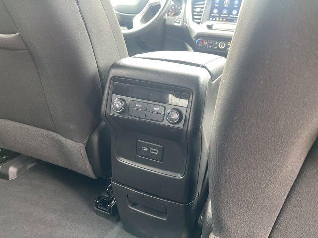 2022 GMC Acadia Vehicle Photo in MEDINA, OH 44256-9631
