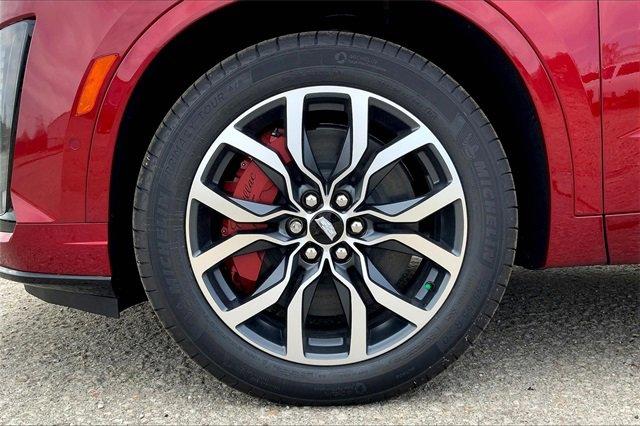 2025 Cadillac XT6 Vehicle Photo in KANSAS CITY, MO 64114-4545