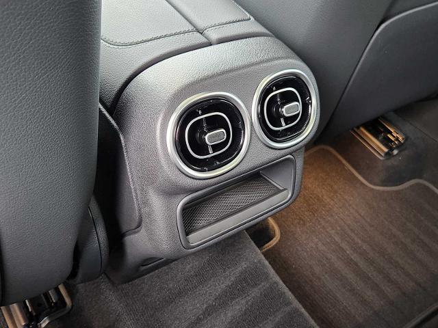 2025 Mercedes-Benz GLC Vehicle Photo in HOUSTON, TX 77079