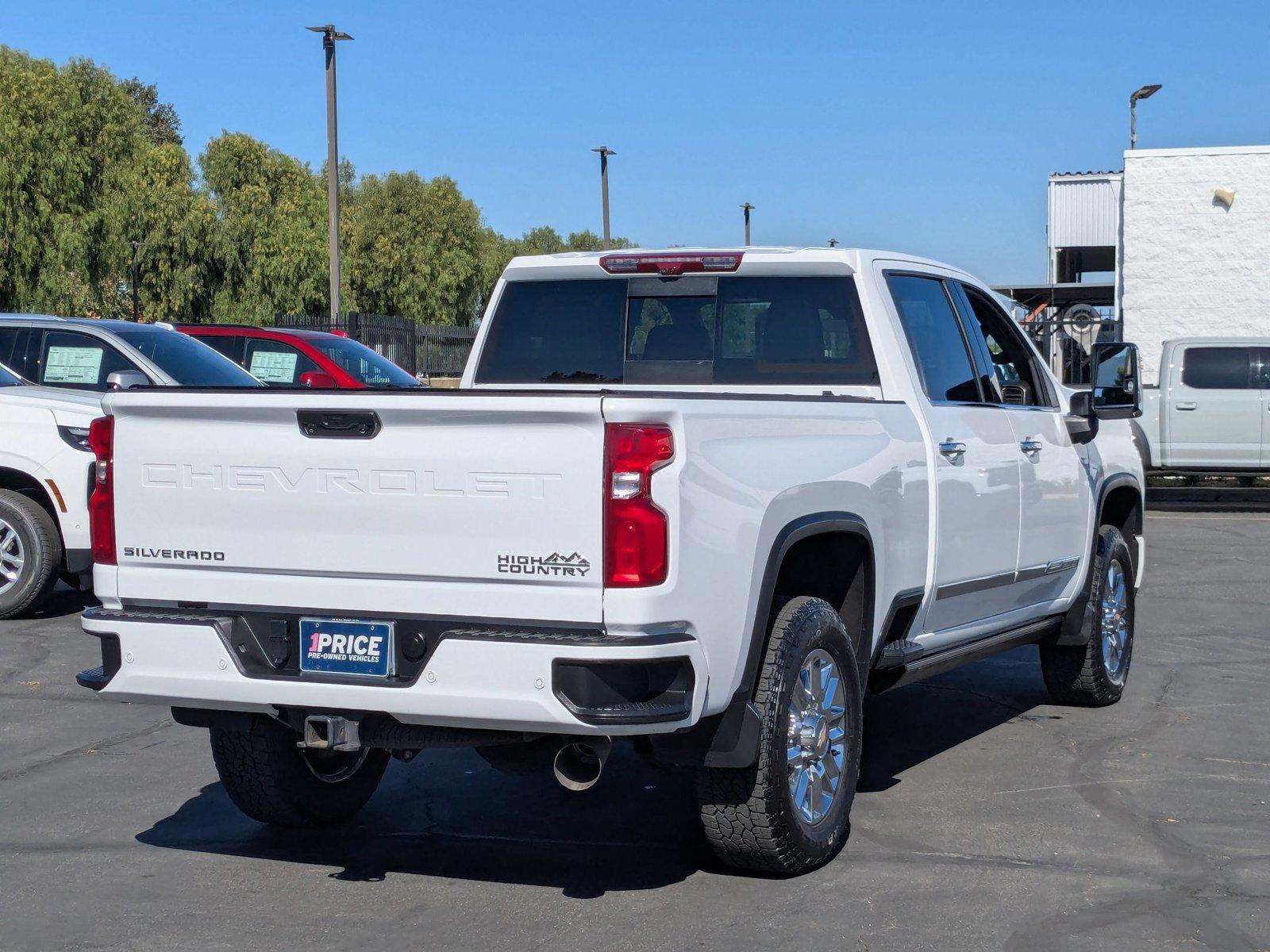2024 Chevrolet Silverado 2500 HD Vehicle Photo in VALENCIA, CA 91355-1705