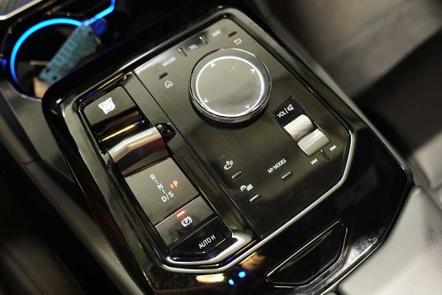 2025 BMW 540i xDrive Vehicle Photo in GRAPEVINE, TX 76051