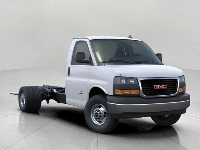 2025 GMC Savana Cutaway 3500 Vehicle Photo in MANITOWOC, WI 54220-5838