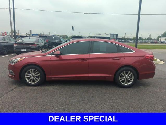 2015 Hyundai SONATA Vehicle Photo in Merrillville, IN 46410