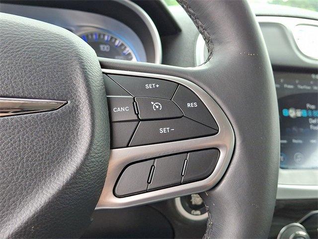 2017 Chrysler 300 Vehicle Photo in Willow Grove, PA 19090