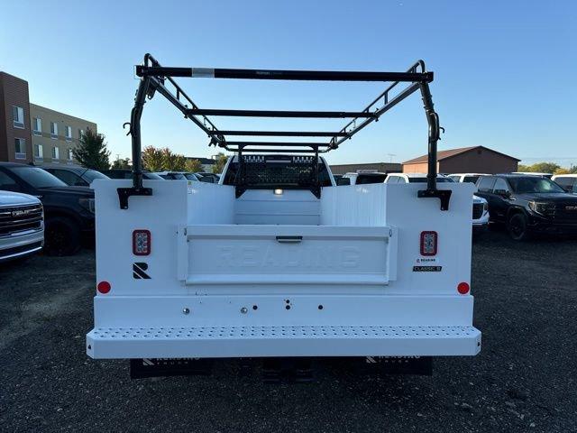 2024 GMC Sierra 3500 HD Chassis Cab Vehicle Photo in MEDINA, OH 44256-9631