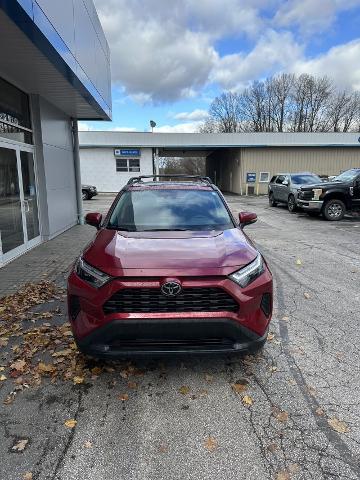 Used 2024 Toyota RAV4 XLE with VIN 2T3P1RFV0RW470427 for sale in Conneaut, OH