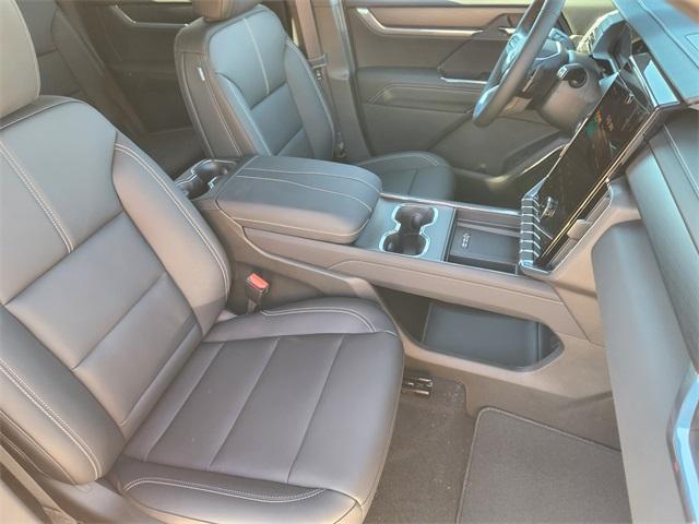 2025 GMC Acadia Vehicle Photo in GAINESVILLE, TX 76240-2013