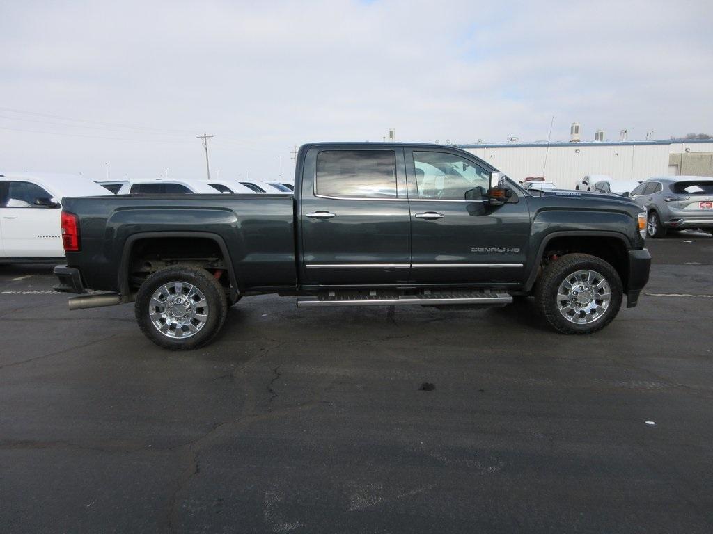 Used 2018 GMC Sierra 2500 Denali HD Denali with VIN 1GT12UEY1JF152016 for sale in Collinsville, IL