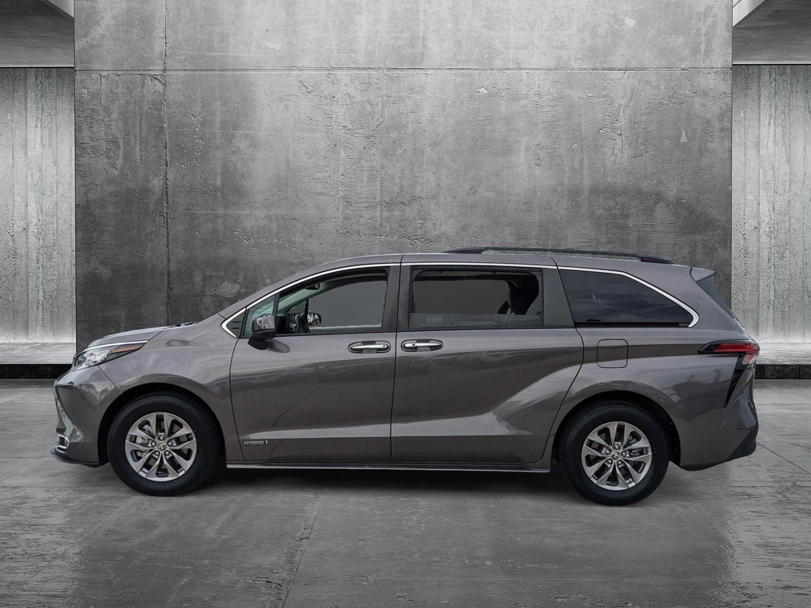 2021 Toyota Sienna Vehicle Photo in Davie, FL 33331