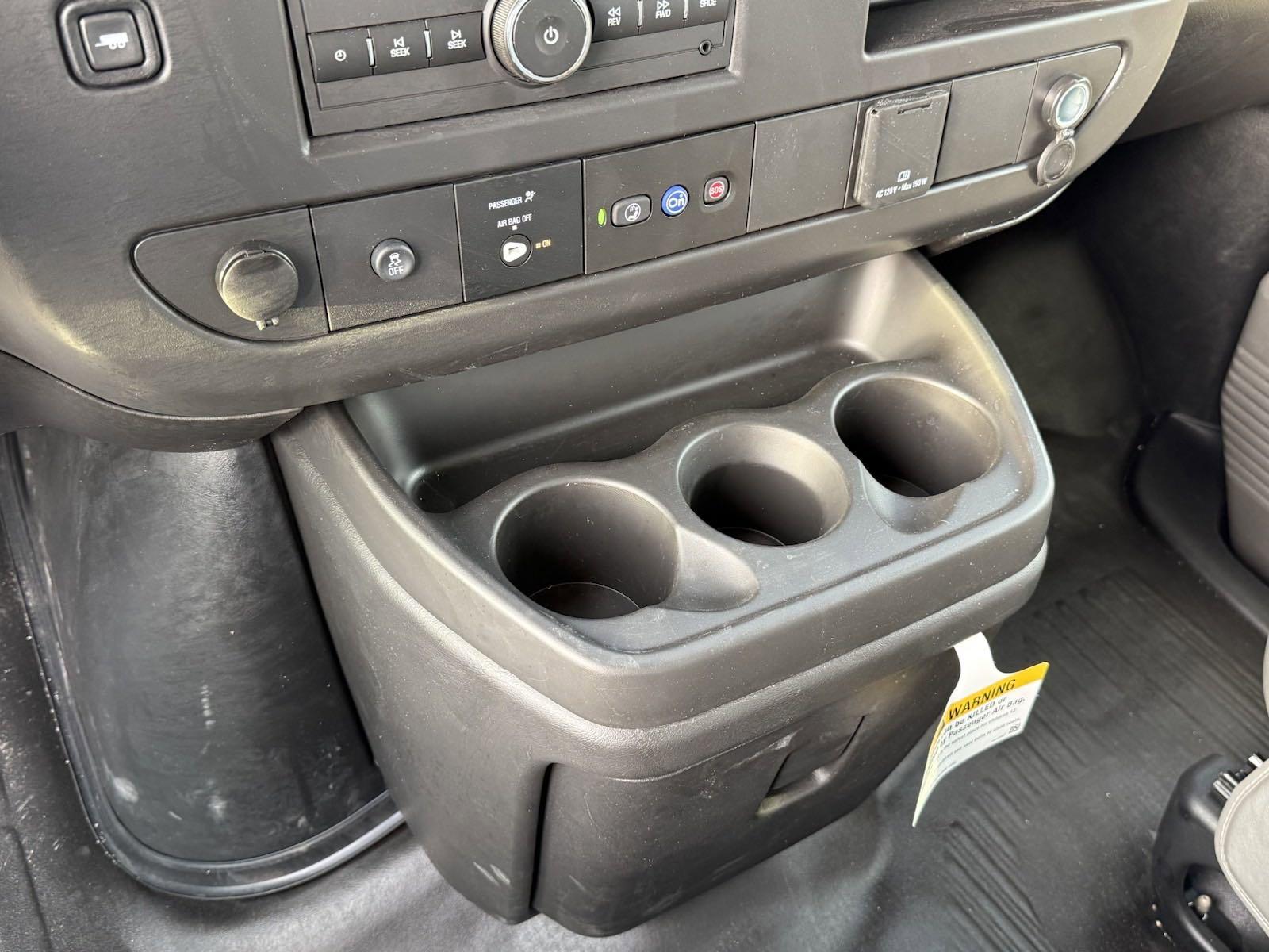 2024 Chevrolet Express Cutaway 3500 Vehicle Photo in GEORGETOWN, TX 78626-7508