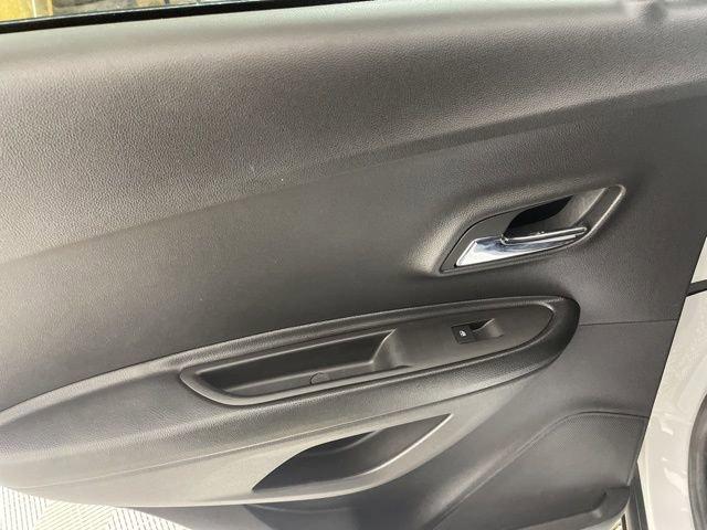 2022 Chevrolet Trax Vehicle Photo in PHOENIX, AZ 85014-3381