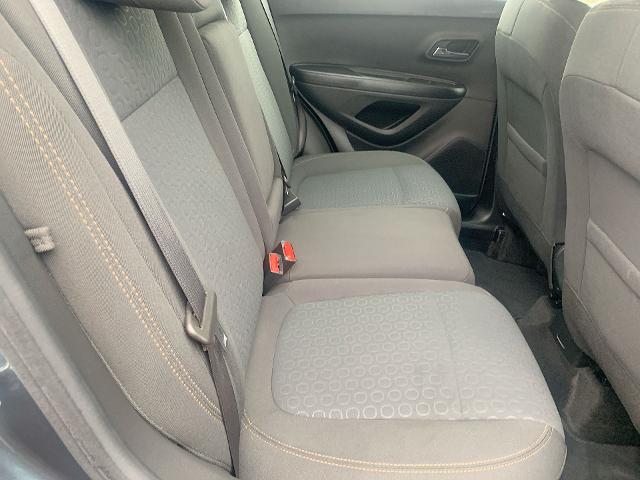 2022 Chevrolet Trax Vehicle Photo in MOON TOWNSHIP, PA 15108-2571