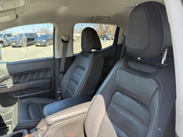 2022 GMC Canyon Vehicle Photo in CHICOPEE, MA 01020-5001