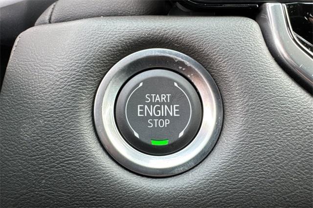2025 GMC Canyon Vehicle Photo in ELK GROVE, CA 95757-8703