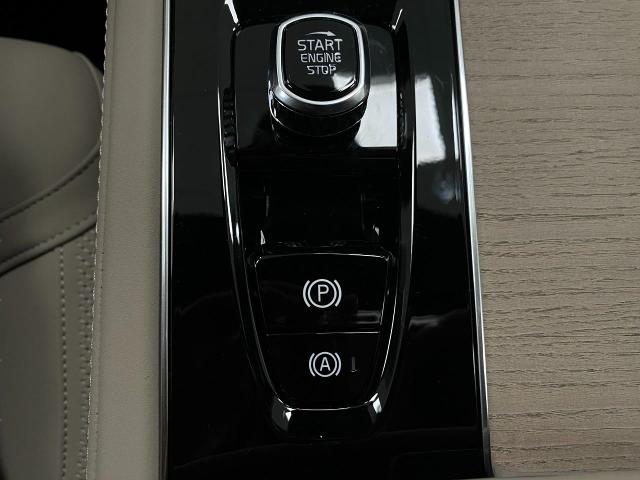 2025 Volvo XC90 Vehicle Photo in Appleton, WI 54913