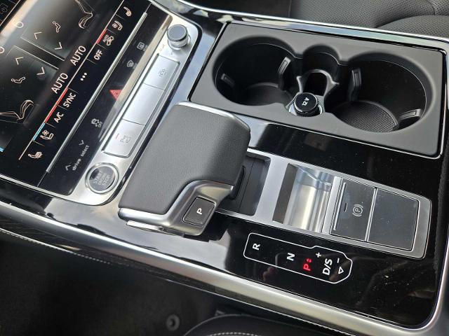 2025 Audi Q7 Vehicle Photo in SUGAR LAND, TX 77478