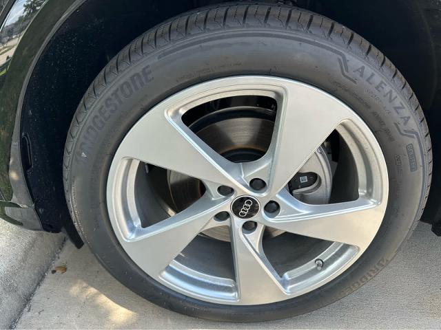 2025 Audi Q5 Vehicle Photo in HOUSTON, TX 77090