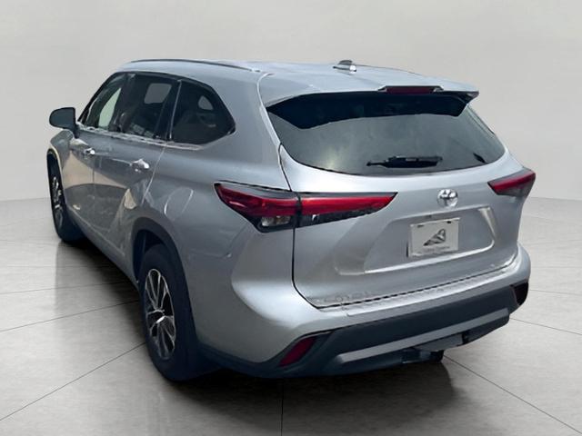 2022 Toyota Highlander Vehicle Photo in Appleton, WI 54913