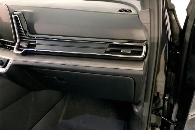 2023 Kia Sportage Vehicle Photo in Lees Summit, MO 64086