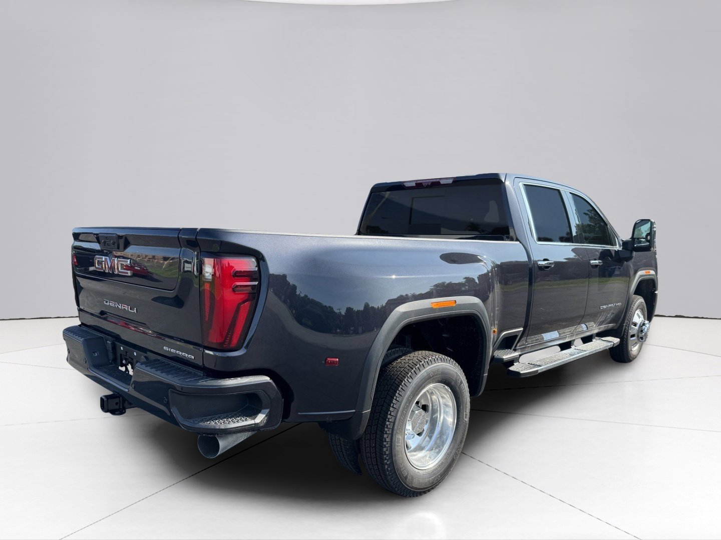 2024 GMC Sierra 3500 HD Vehicle Photo in LEOMINSTER, MA 01453-2952