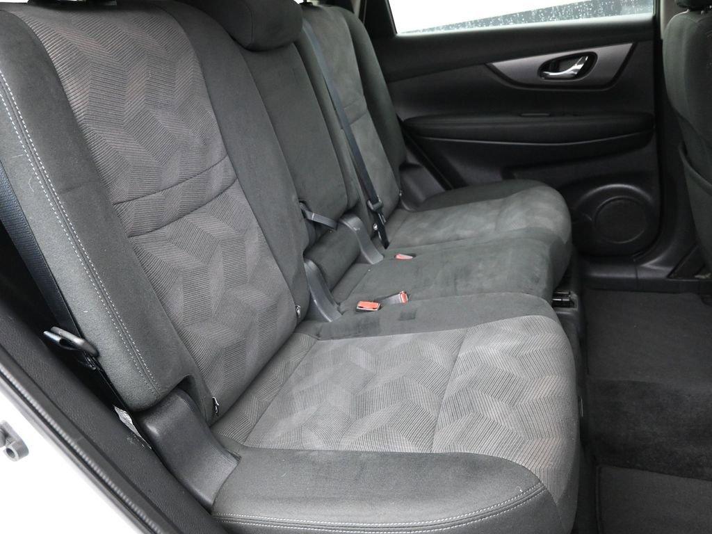 2016 Nissan Rogue Vehicle Photo in Marion, IA 52302