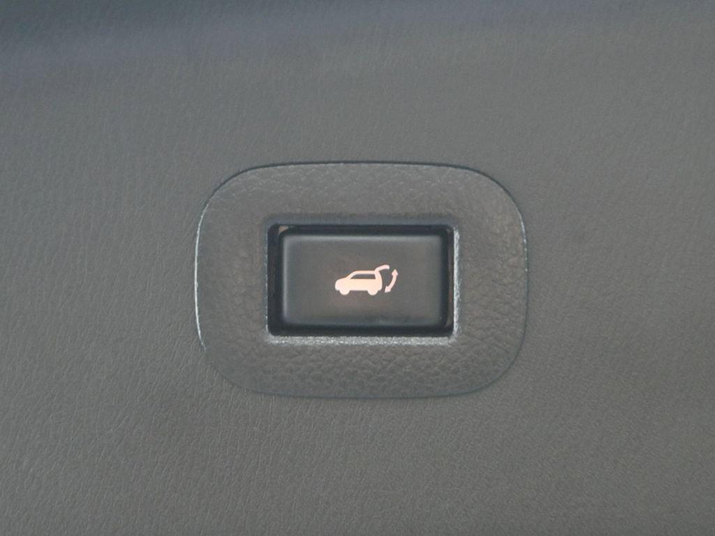 2018 Nissan Armada Vehicle Photo in Marion, IA 52302