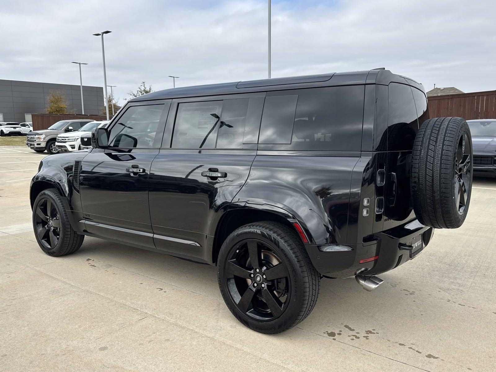 2025 Defender Vehicle Photo in AUSTIN, TX 78717