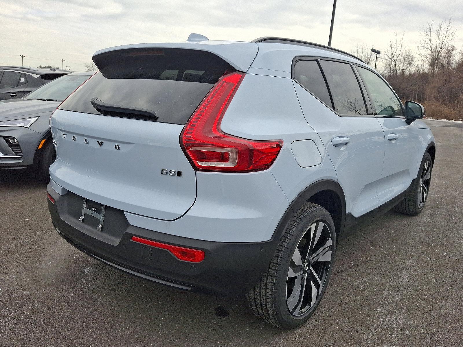 2025 Volvo XC40 Vehicle Photo in Trevose, PA 19053