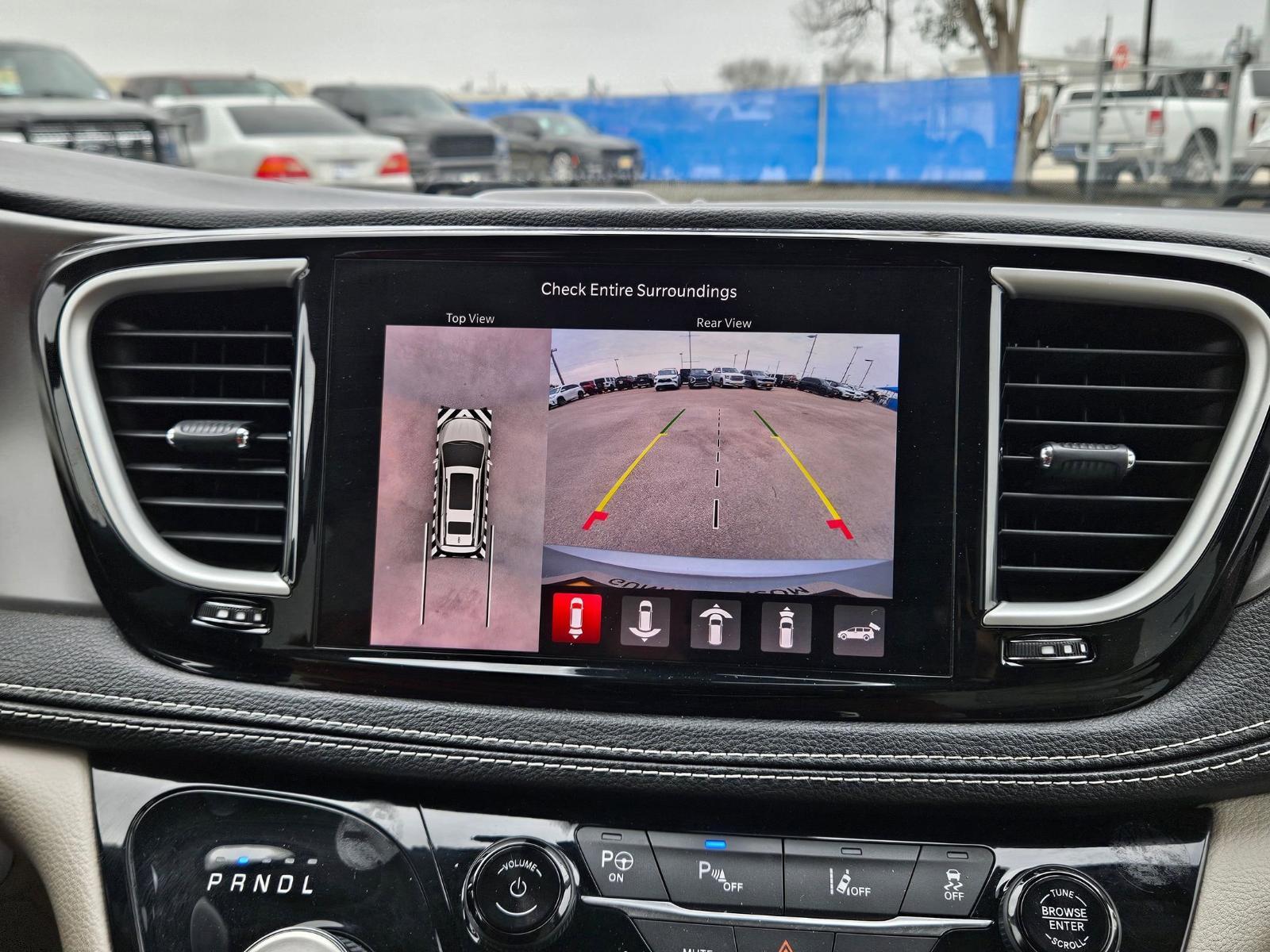 2021 Chrysler Pacifica Vehicle Photo in Seguin, TX 78155