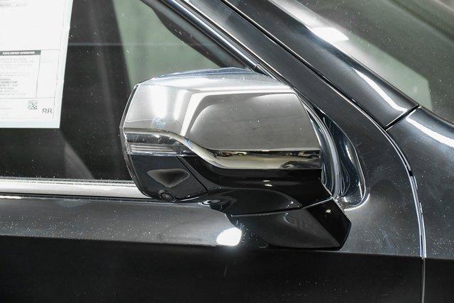 2025 Chevrolet Suburban Vehicle Photo in EVERETT, WA 98203-5662