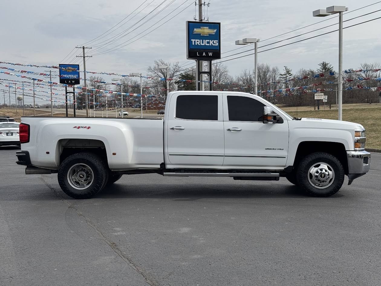 2016 Chevrolet Silverado 3500HD Vehicle Photo in BOONVILLE, IN 47601-9633