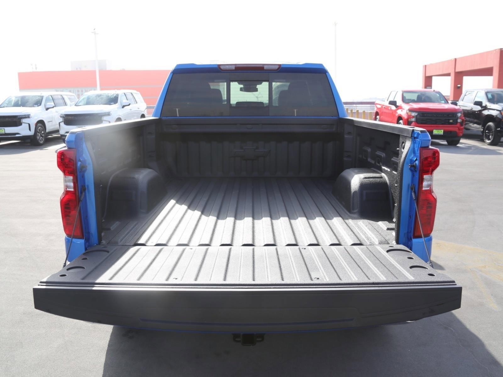 2025 Chevrolet Silverado 1500 Vehicle Photo in LOS ANGELES, CA 90007-3794