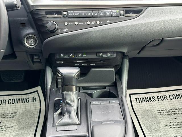 2020 Lexus ES 350 Vehicle Photo in COLUMBIA, MO 65203-3903