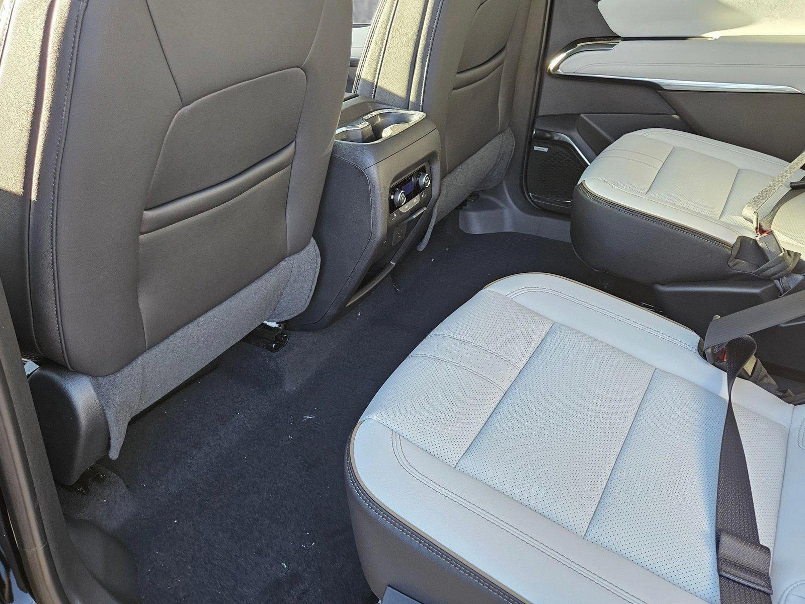 2025 Chevrolet Traverse Vehicle Photo in GREENACRES, FL 33463-3207