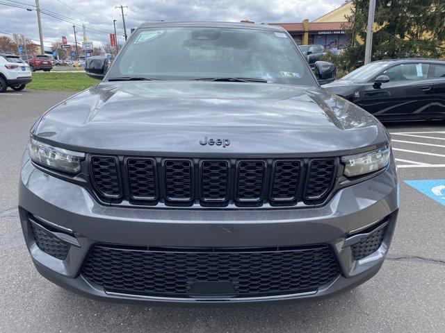 2025 Jeep Grand Cherokee Vehicle Photo in Doylsetown, PA 18901