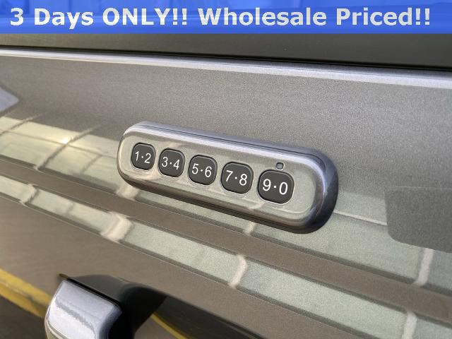 2023 Ford Bronco Vehicle Photo in GREEN BAY, WI 54304-5303