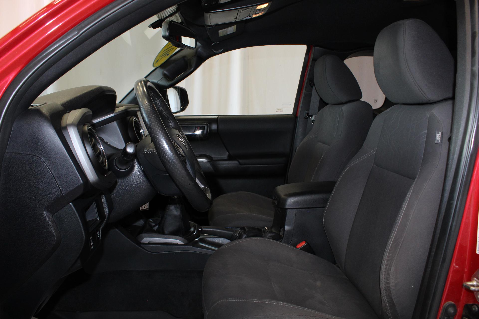 Used 2017 Toyota Tacoma TRD Sport with VIN 5TFSZ5AN2HX086257 for sale in Northampton, MA