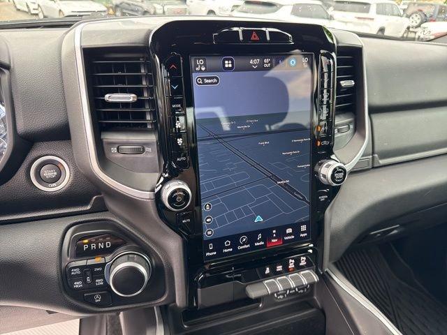 2023 Ram 1500 Vehicle Photo in MEDINA, OH 44256-9631